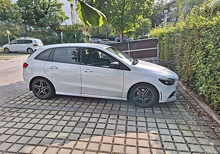 Mercedes-Benz A 220 d 8G-DCT AMG Line