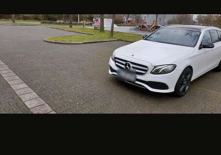 Mercedes-Benz E 220 d 9G-TRONIC Exclusive