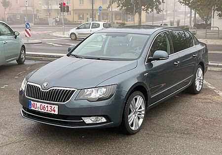 Skoda Superb 2.0 TDI Lim. * Laurin & Klement *