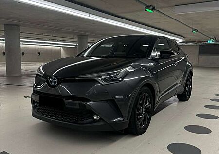 Toyota C-HR Hybrid Style Selection