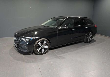 Mercedes-Benz C 300 d T AVANTGARDE/KAMERA/LED/PANO/AHK/NIGHT