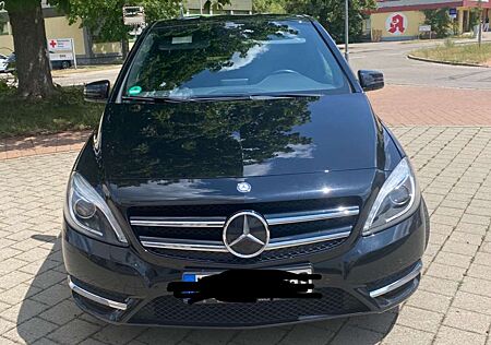 Mercedes-Benz B 200 (BlueEFFICIENCY) 7G-DCT