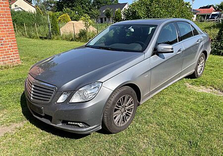 Mercedes-Benz E 250 CGI BlueEFFICIENCY Automatik Elegance