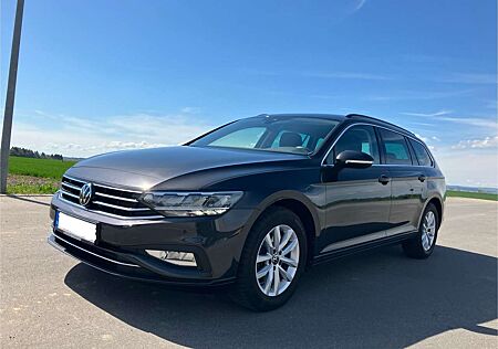 VW Passat Variant Volkswagen 1.5 TSI Business DSG AHK Garantie