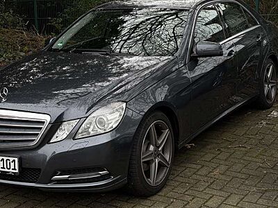 Mercedes-Benz E 220 CDI DPF BlueEFFICIENCY 7G-TRONIC