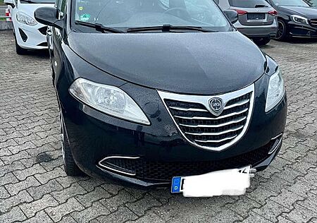 Lancia Ypsilon Silver