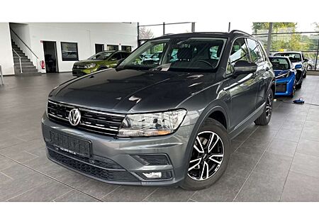 VW Tiguan Volkswagen Comfortline 1.5 ACC AHK SHZ El. Heckklappe 8-Fach