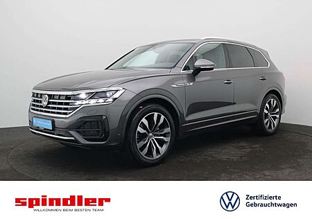 VW Touareg Volkswagen R-Line 3.0TDI 4M DSG / Matrix, Pano, AHK