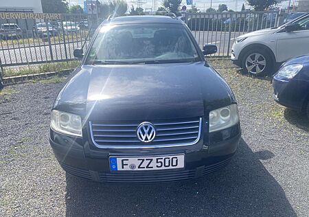VW Passat Variant Volkswagen Basis TÜV. 04.2026