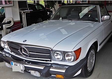 Mercedes-Benz 560 SL (US-R107)
