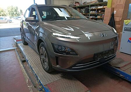 Hyundai Kona gebraucht kaufen Hyundai Kona Select*WMP*ST-heiz*ACC*R.cam*SHZ*CarPlay
