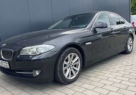 BMW 530 d - AUT-NAVI-Volleder-SHZ-PDC-TÜV-Garantie