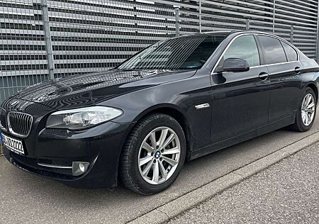 BMW 530 d - AUT-NAVI-Volleder-SHZ-PDC-TÜV-Garantie