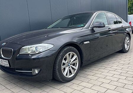 BMW 530 d - AUT-NAVI-Volleder-SHZ-PDC-TÜV-Garantie