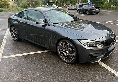 BMW M4 Coupe DKG Competition