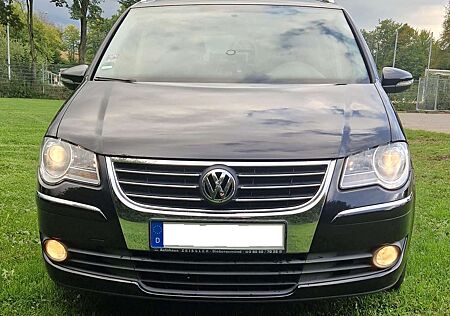 VW Touran Volkswagen 1.4 TSI DSG Highline. TÜV 06/27.