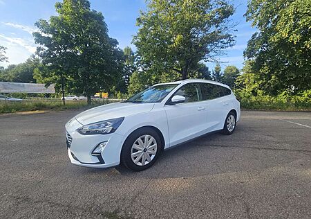 Ford Focus Cool & Connect