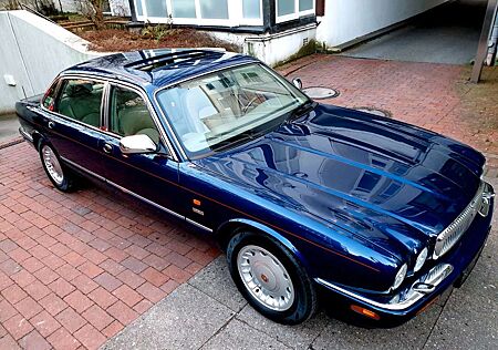 Jaguar Daimler Vanden Plas lang* 1.Hand, *Motor 600 km