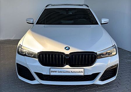 BMW 520 e Tour. M Sport LiveCock.AHK.GSD.ParkAss.SHZ.
