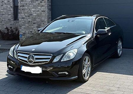 Mercedes-Benz E 350 CGI Coupe BlueEFFICIENCY 7G-TRONIC AMG Sportpaket