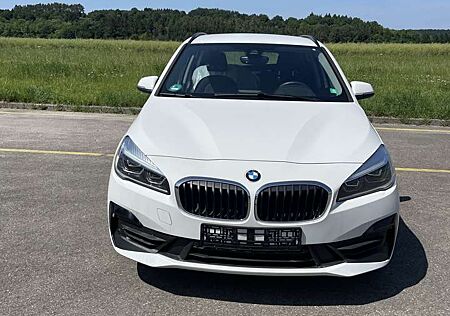 BMW 225 xe Advantage