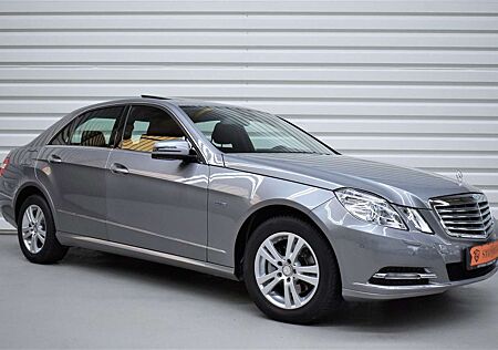 Mercedes-Benz E 220 CDI Elegance Automatik+Schiebedach+SHZ