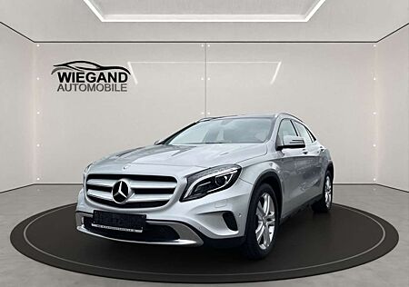 Mercedes-Benz GLA 200 Urban+PANO+XENON+AHK+PARKTRONIC+METALLIC