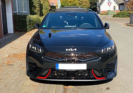 Kia Pro_ceed ProCeed / pro_cee'd 1.6 T-GDI DCT7 OPF GT 8-fach Bereifung gepflegt
