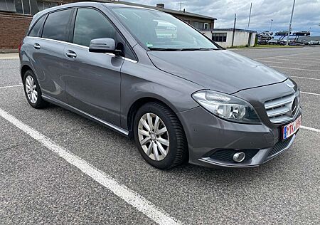 Mercedes-Benz B 200 Automatik Scheckheft PDC 2.Hand el. Sitze Memory