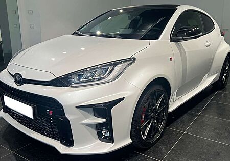 Toyota Yaris GR WRC Triple Edition 1/300 1.Hd Track Pack Paket