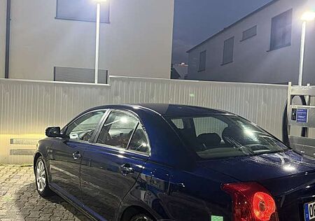 Toyota Avensis 1.8 VVT-i Executive