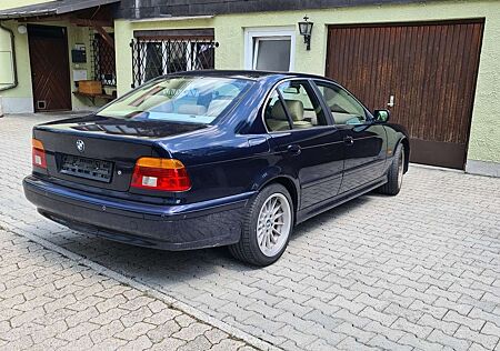 BMW 525i 525