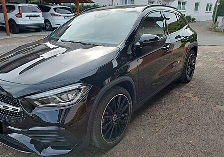Mercedes-Benz GLA 250 4Matic 8G-DCT AMG Line