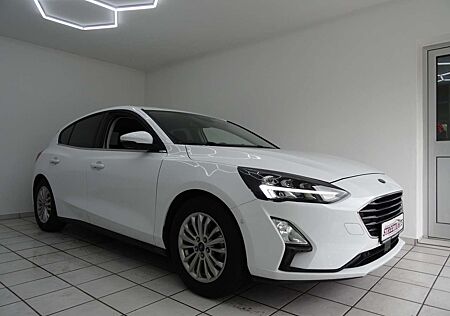 Ford Focus Titanium Kamera Automatik Klima Navi LED