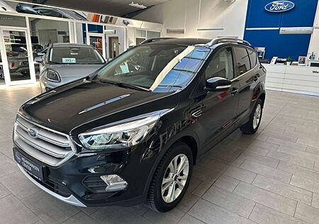 Ford Kuga 1.5 EcoBoost Titanium Navi Winterpaket