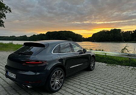 Porsche Macan GTS PDK