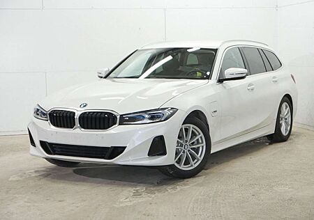BMW 330 e Tour. Kamera HuD adapt.LED HiFi NP:70.000€