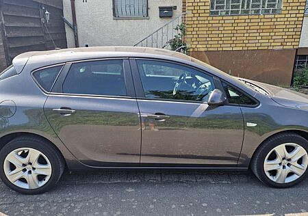 Opel Astra 1.4 Turbo Edition