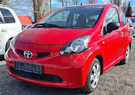 Toyota Aygo Basis / Kleinwagen