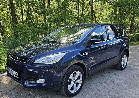 Ford Kuga 2.0 TDCi 4x4 Titanium Vollausstattung,AHK,Navi