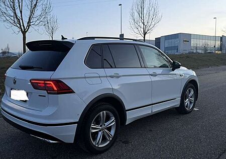 VW Tiguan Volkswagen 2.0 BiTDI 240PS 4MOTION DSG R-Line