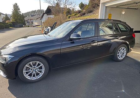 BMW 320d 320 Touring Aut. Advantage