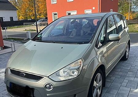 Ford S-Max 2.2 TDCi DPF Titanium