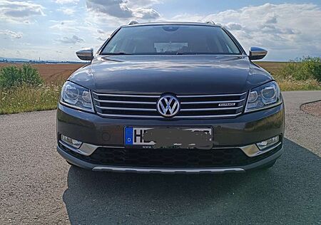 VW Passat Alltrack Volkswagen 2.0 TDI 4Motion DSG BlueMotion Tec