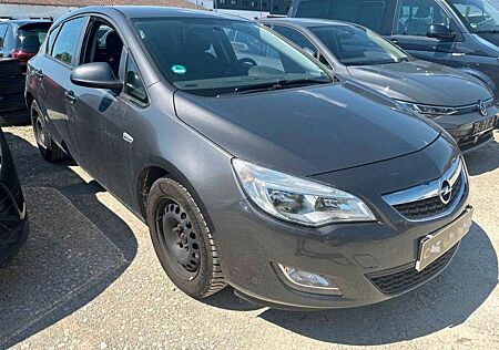 Opel Astra J Lim. 5-trg. Edition