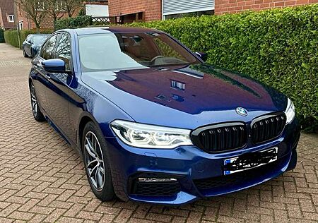 BMW 530 d xDrive G30 M Packet / HUD/ H&K / Leder