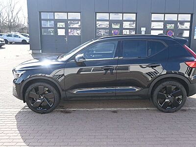 Volvo XC40 B3 Plus Black Edition *360°*ACC*NAV*LED*PAN