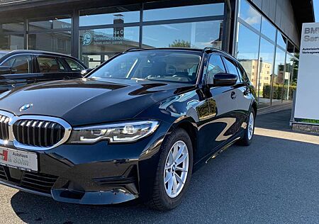 BMW 320 i Sport Line Touring (G21)