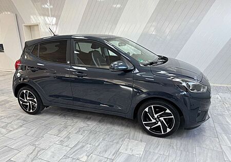 Hyundai i10 Edition 30+ Navi Kamera Garantie 8x bereift