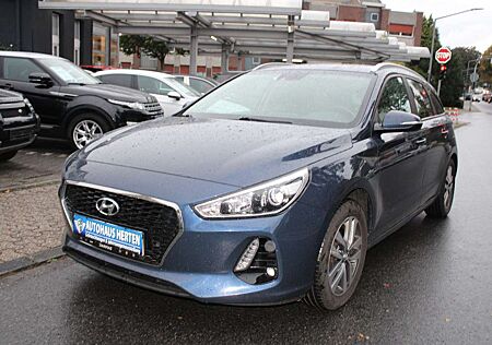 Hyundai i30 CW Family +*NAVI*RFK*LED*MFL*TEMPOMAT!